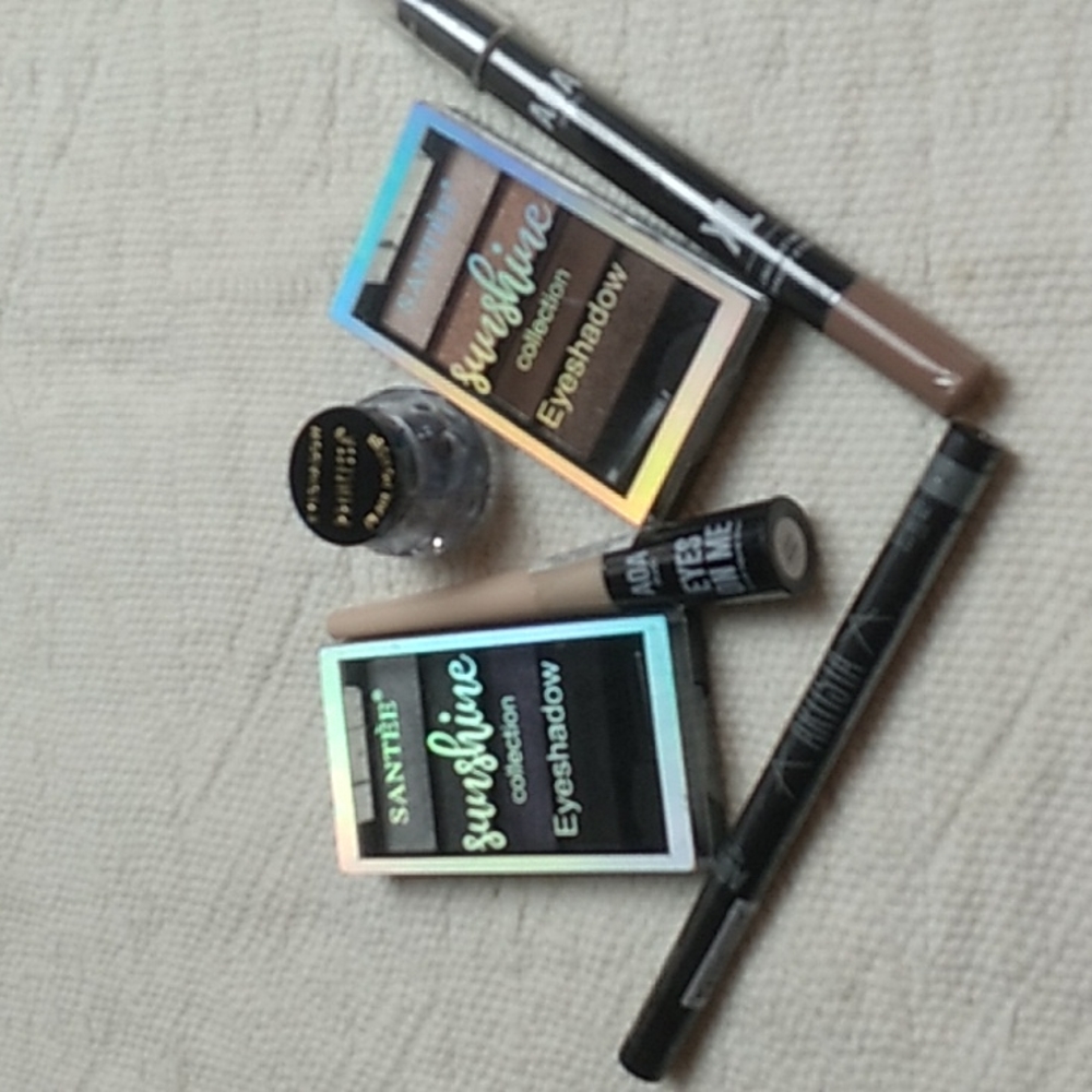 Santee, Princess, AOA Eyeshadow  and eye liner. In Black's & Browns